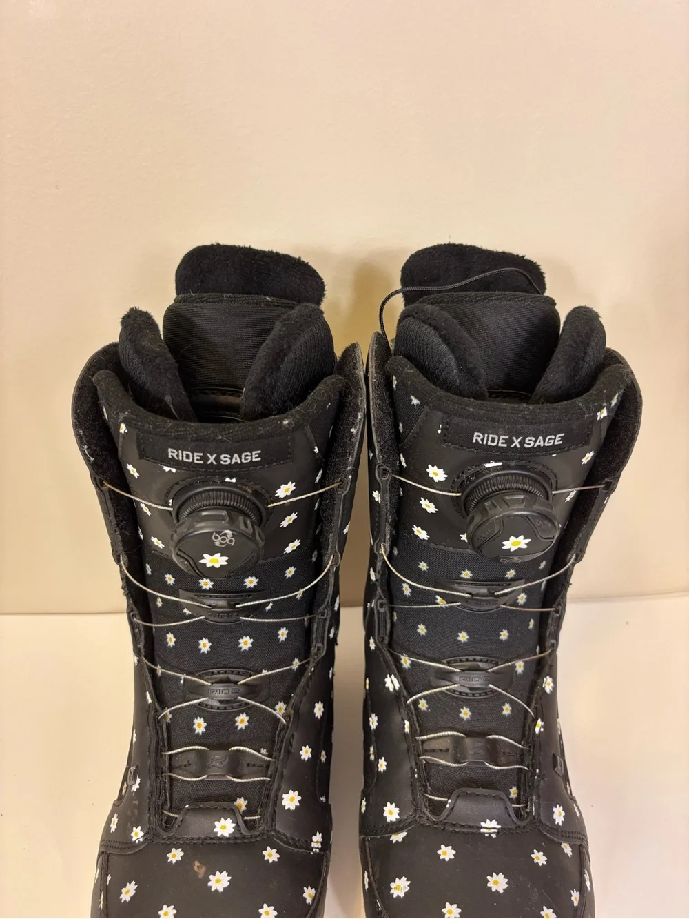 Ride x Sage Women’s Black Snowboard Boots with White Daisy Print 8